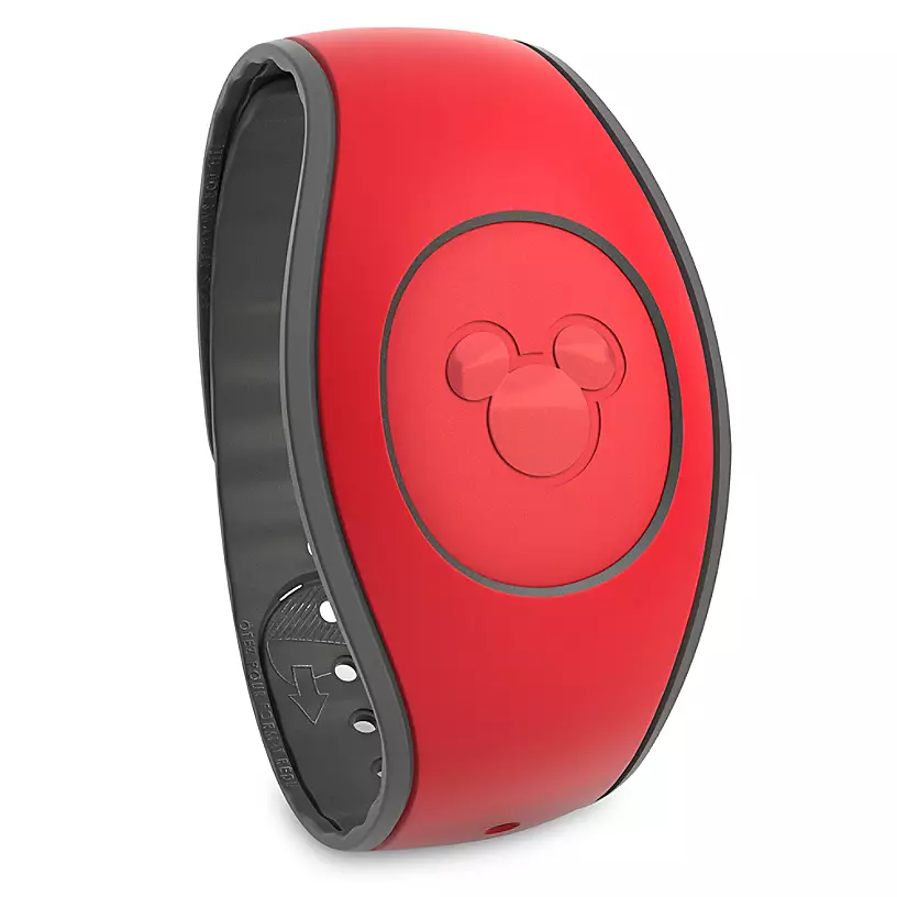 Red (2016) view 2