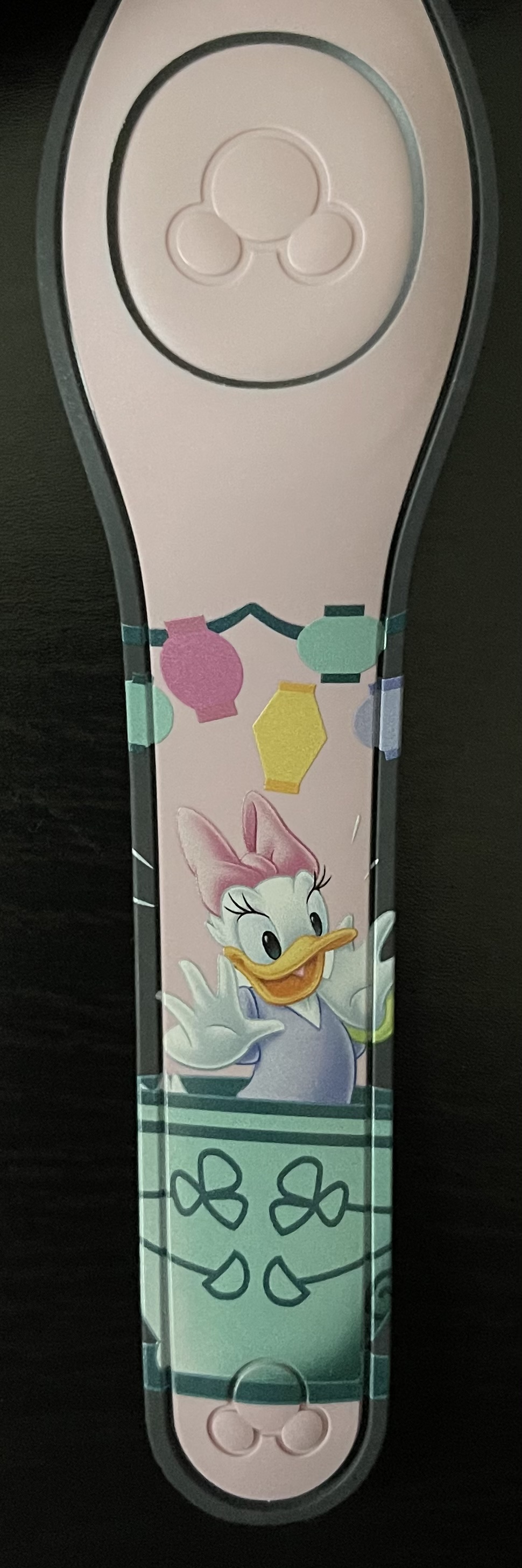 WDW Passholder – Daisy Duck Disney MagicBand