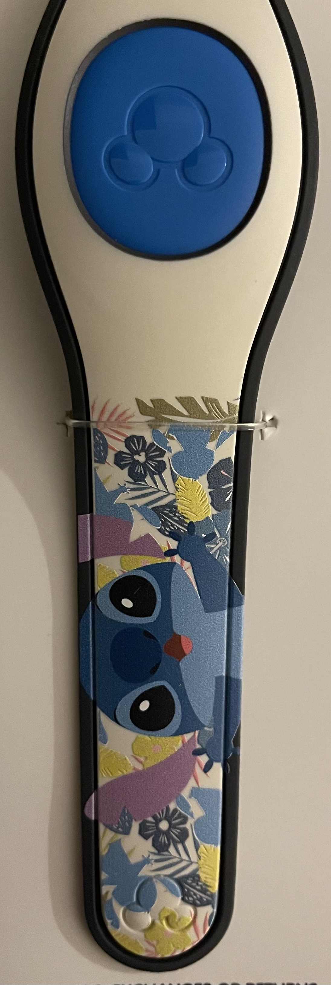 Stitch (2022, Cream) Disney MagicBand